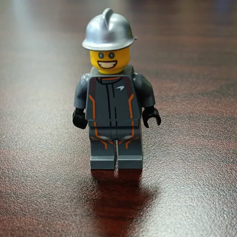 LEGO Speed Champions McLaren Senna Driver Minifigure SC069 75892 Polybag