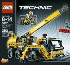 LEGO TECHNIC: Mini Mobile Crane (8067)