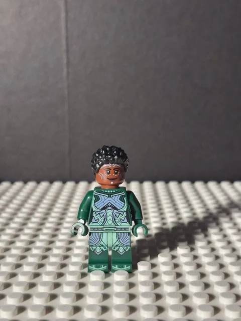 LEGO Black Panther Wakanda Forever Minifigure Nakia - Dark Green Suit sh0844