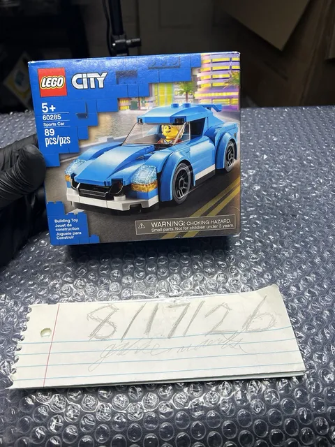 LEGO CITY: Sports Car (60285) Used For Display, Complete!!!