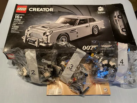Lego Creator James Bond Aston Martin DB5 10262 with Box Incomplete