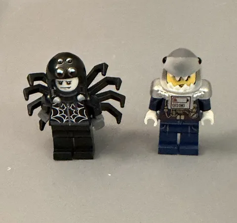 LEGO Minifigures Lot of 2 Spider & Shark Head Plastic Figures