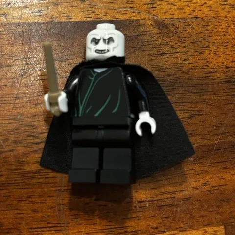 LEGO Minifigure Figure Black Cape White Head w/ Wand Plastic Voldemort