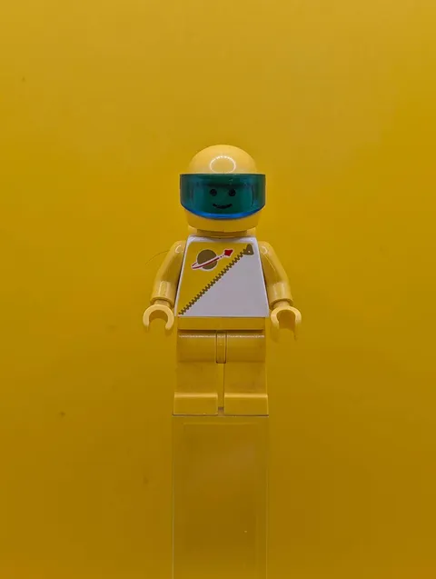 Futuron sp016 Yellow Space Lego Minifigure