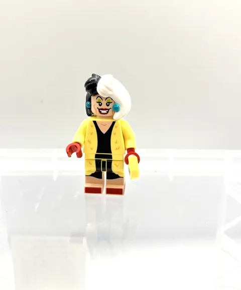 LEGO Disney Minifigure dis188 Cruella De Vil Minifig From 43277 Movie