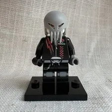 LEGO Space Police 3 Alien Minifigure - sp101 (w/ Display Base)