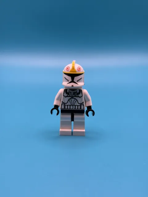 LEGO Star Wars Phase 1 Clone Pilot Minifigure sw0191, cracks