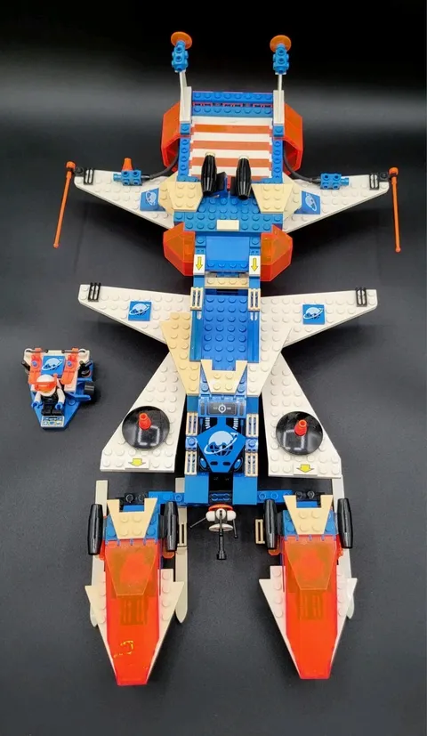 Lego Space Ice Planet 6973 Deep Freeze Defender READ