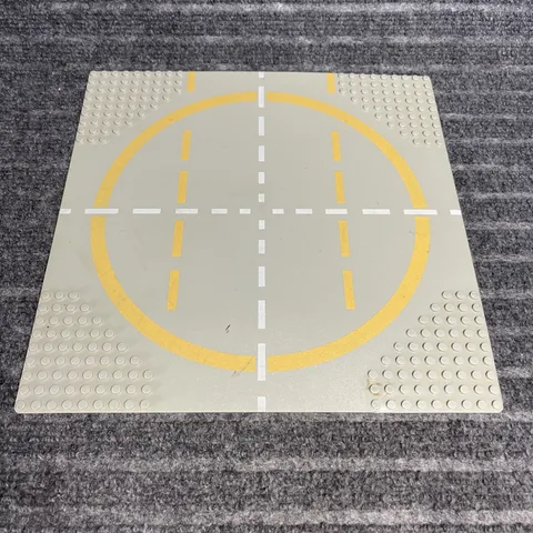 Vintage LEGO Base Plate Space Moon Landing Pad 32 X 32 Gray w/ Yellow Circle