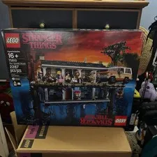 Lego The Upside Down 75810