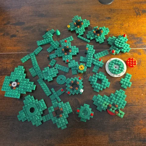 LEGO Christmas Tree 40573 Incomplete Partial Build Disassembled Sections Parts