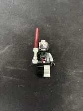 Authentic LEGO Star Wars Darth Vader Battle Damaged minifigure sw0180 Set 7672