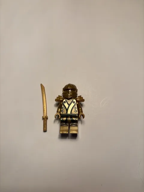 LEGO NINJAGO Golden Lloyd Minifigure njo073 from Set 70503