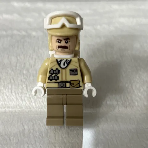 LEGO Hoth Rebel Trooper with Tan Helmet and Moustache Minifigure Adult Owned