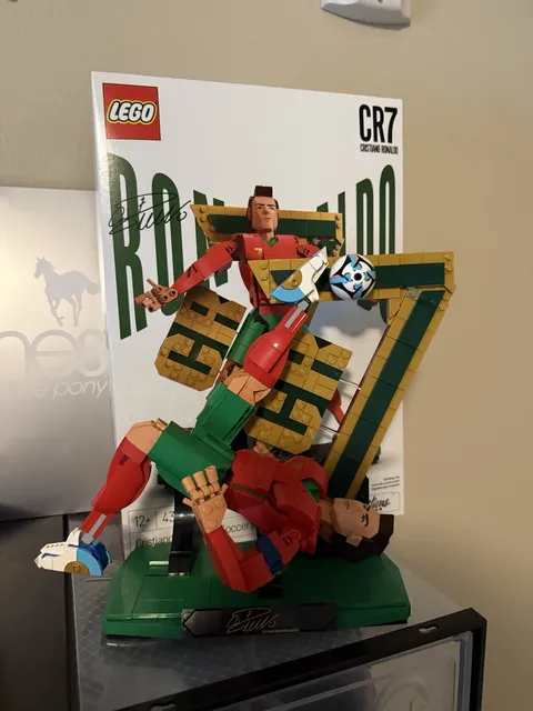 LEGO CR7 Cristiano Ronaldo Limited Edition (Box in good condition)