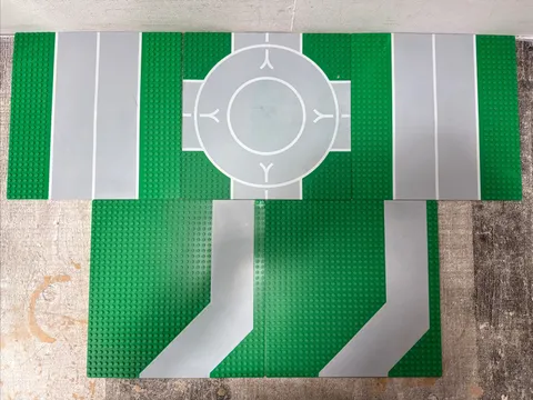 LEGO 32 x 32 Green Baseplate Landing Pad Runway Pattern Road Driveway Lot *
