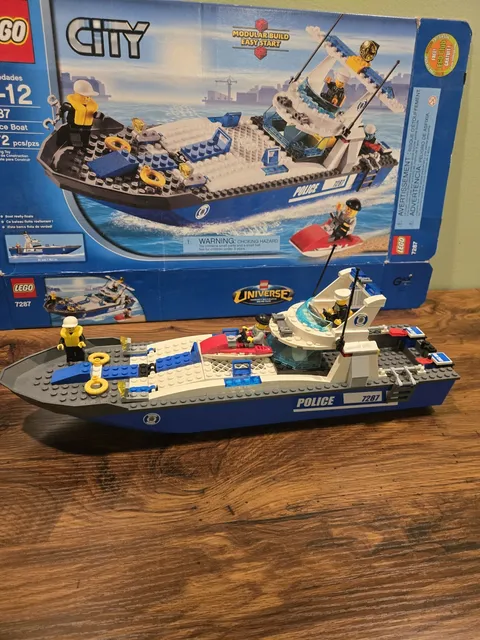 LEGO City: Police Boat (7287) Plz Read