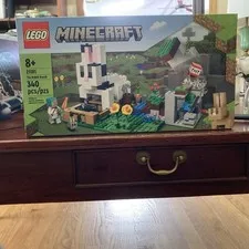 LEGO Minecraft: The Rabbit Ranch (21181) Sealed in Box (Retired Set)