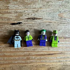 LEGO Batman & The Joker Minifigure Lot (4) w/ Accessories & Parts