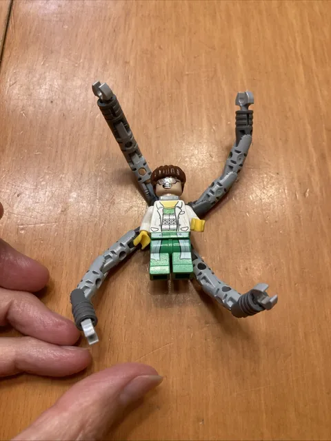 Lego Dr. Octopus Minifigure Doc Ock Marvel Ultimate Spider-Man 76015 sh0110
