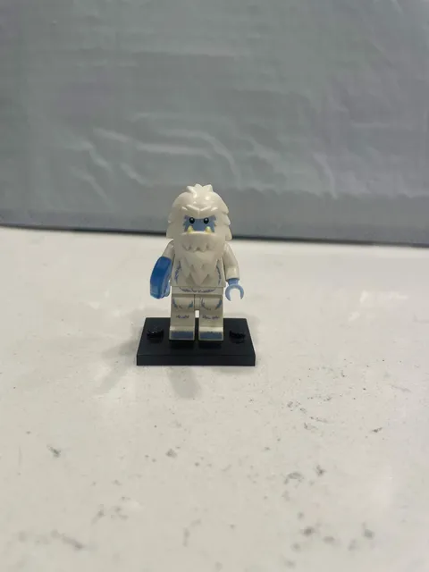 LEGO Yeti Minifigure 71002 Collectible Series 11 CMF with popsicle