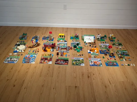 Lego Minecraft , Lot Of 15 + Sets (Incomplete) Minifigures, Manuals, Accessories