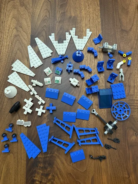 Lot Lego Pieces from the Space Sets w/ Blue Slope Claw
