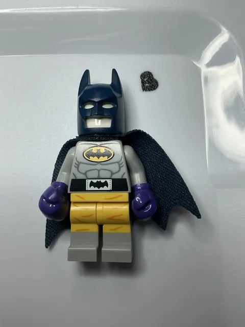 LEGO Batman Raging Batsuit Boxer DC NEW Retired Batcave Break-In 70909  