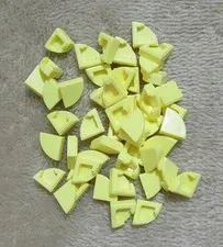 LEGO Tile, Round 1 x 1 Quarter Bright Light Yellow no. 25269 (Qty 50) *NEW*