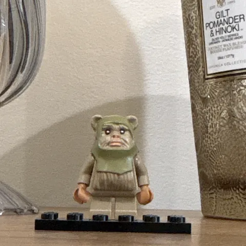 LEGO Star Wars Ewok Minifigure Green Hood Light Tan Outfit Plastic 5+