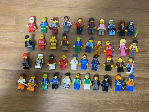 Lot Of 40 LEGO Minifigures figures some Accessories