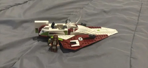 LEGO Star Wars Obi-Wan Kenobi's Jedi Starfighter 75333 built w/Obi wan figure