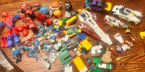 Lego LOT-Marvel Avengers- Star Wars Minifigures ,cars, Ships, Friends, Pokemon