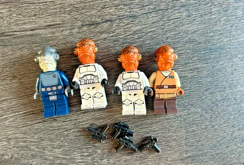 LEGO Star Wars - Admiral Raddus & Ackbar + Ackbar Troopers x2