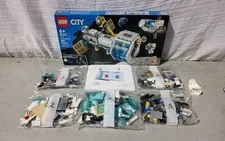 LEGO City: Lunar Space Station 500 Pieces 60349