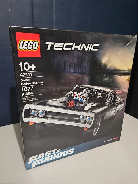LEGO 42111 Technic Fast and Furious Dom's Dodge Charger Brand New Sealed