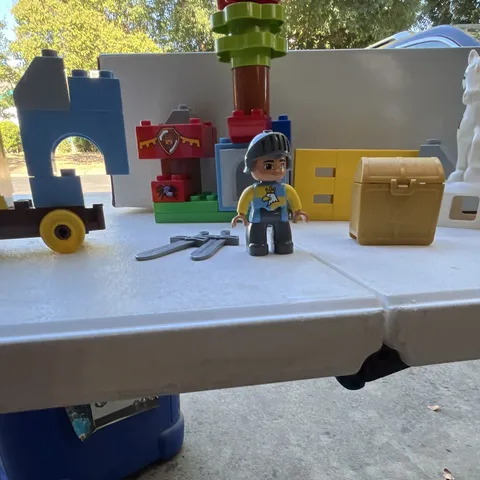 LEGO DUPLO Bulk Lot White Horse Figure, Treasure Chest, Wagon/Cart & Bricks
