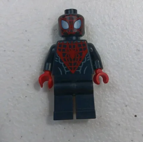 LEGO Marvel Spider-Man Miles Morales Minifigure Super Heroes Red Hands sh190
