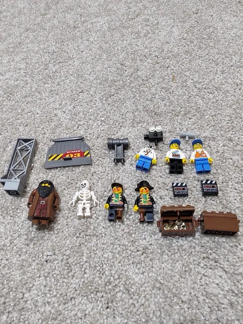 LEGO Vintage Minifigure Lot Studios Pirates Hagrid Skeleton Bunker Props Parts