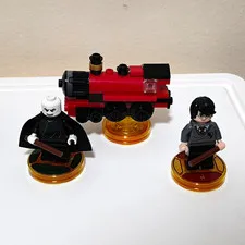 LEGO  Harry Poter Dimensions w/ Red/Black Small Build, Gold Round