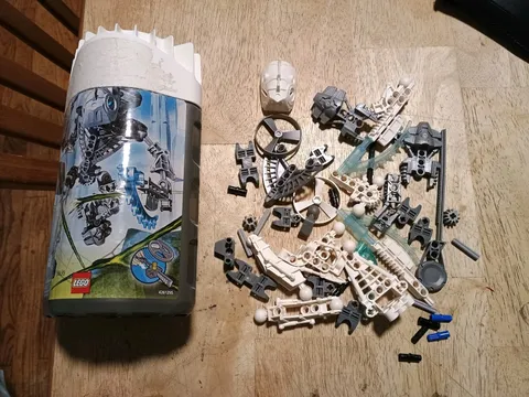 LEGO BIONICLE: Toa Hordika Nuju (8741) Complete And Canister
