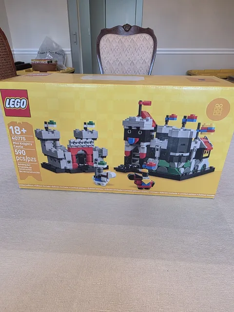 LEGO 40775 Mini Knight’s Castle Brand New Sealed Exclusive Insider Set 590 Pcs