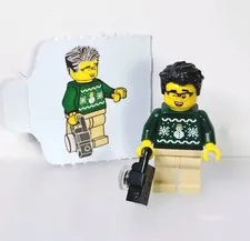 Lego 60475 Minifigure Man in Sweater with Camera City Christmas