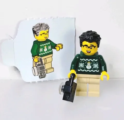 Lego 60475 Minifigure Man in Sweater with Camera City Christmas