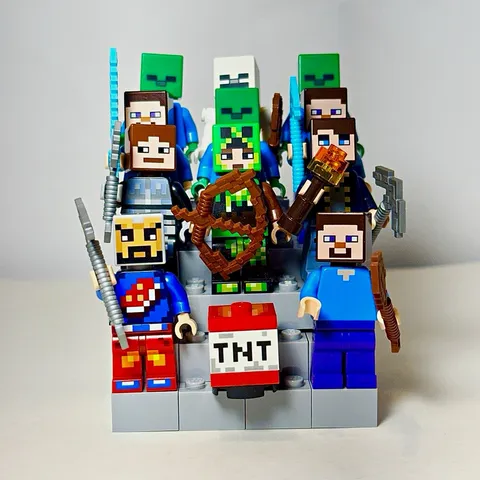 [LOT] LEGO Minecraft Minifigures and Accessories