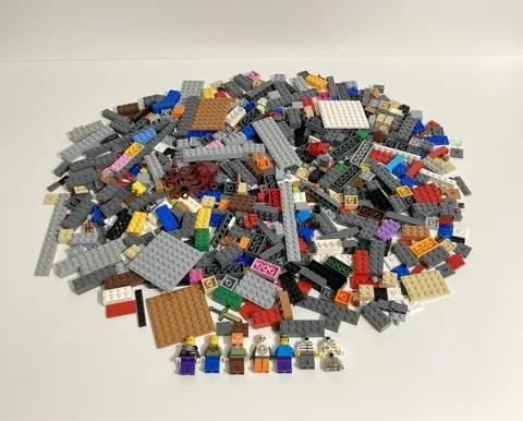 LEGO 1.62 lbs Bulk Lot Bricks Minifigures Minecraft The End Portal 21124 Parts