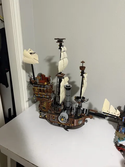LEGO MetalBeard's Sea Cow 70810 The LEGO Movie Set 2741pcs Age 14+ no minifigs