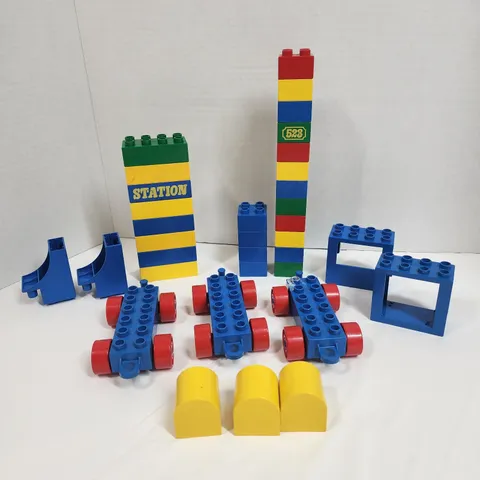 LEGO DUPLO: Train Station (523) Vintage Pieces Lot of 34 Pieces 1977