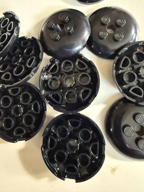 LEGO- NEW -65138-BLACK-DISH 4 X 4 INVERTED W/SOLID STUDS,PINHOLE-5  PIECES
