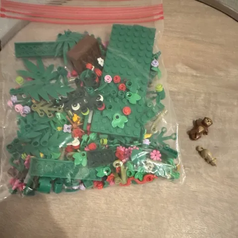 LEGO Green Bulk Lot Plant & Flower Foliage Parts w/ Baseplates Bag + Sea Otter